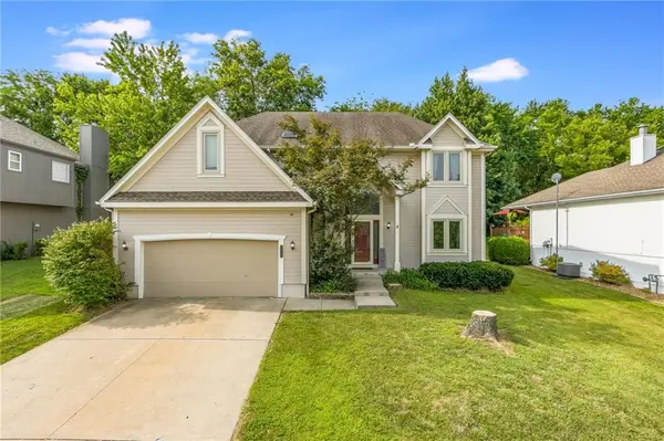 1225 SW Persels RD, Lee's Summit, MO 64081
