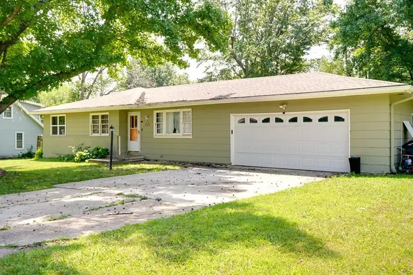 207 SW 19th ST, Oak Grove, MO 64075