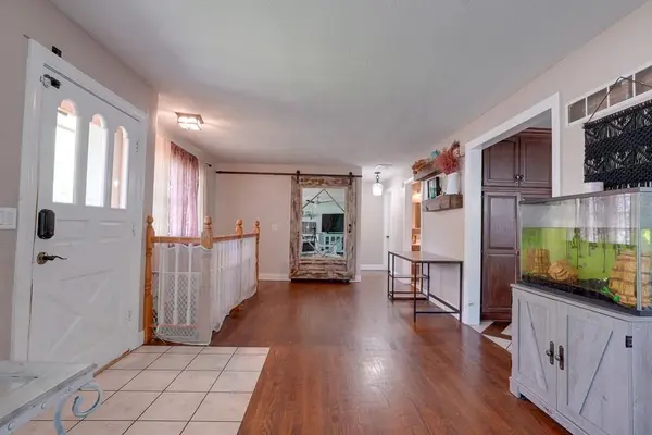 207 SW 19th ST, Oak Grove, MO 64075