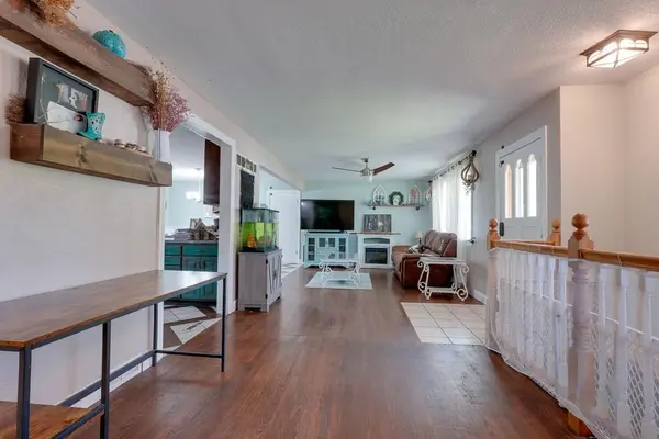 207 SW 19th ST, Oak Grove, MO 64075
