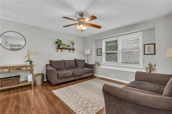 33342 W 87th TER, De Soto, KS 66018