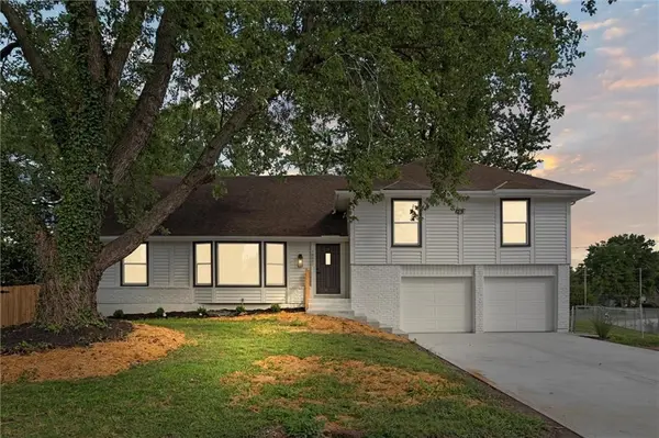 10021 Knox DR, Overland Park, KS 66212