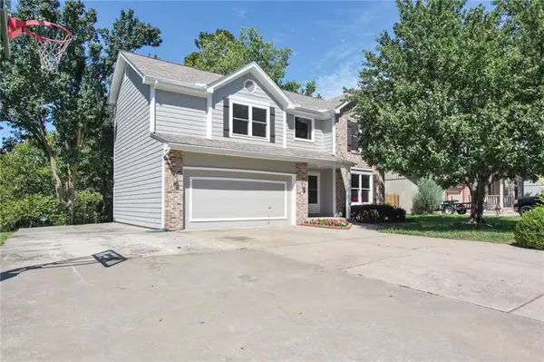 6522 NW Sioux DR, Parkville, MO 64152