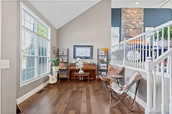3018 SW Saddlewood PL, Lee's Summit, MO 64081