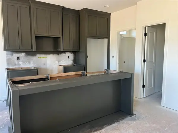 2614 SW Barley Field DR, Lee's Summit, MO 64082