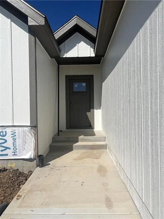 2614 SW Barley Field DR, Lee's Summit, MO 64082