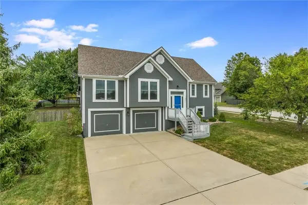 1801 SHANNON DR, Liberty, MO 64068