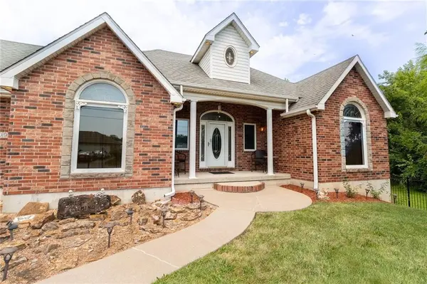 609 W Mason ST, Odessa, MO 64076