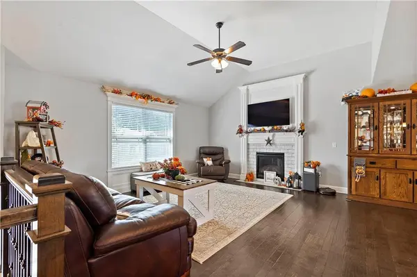 503 Chisam RD, Kearney, MO 64060