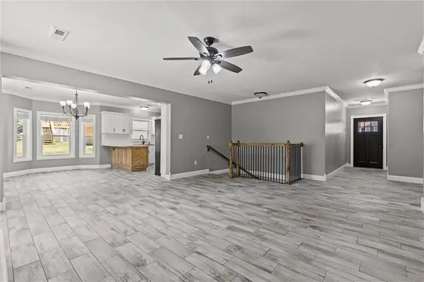 1610 Sunset DR, Kearney, MO 64060