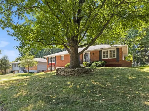 2310 N McBride AVE, Sugar Creek, MO 64050