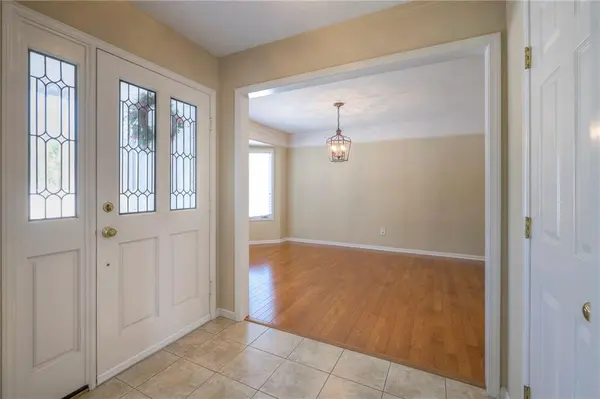 4634 W 90th ST, Prairie Village, KS 66207