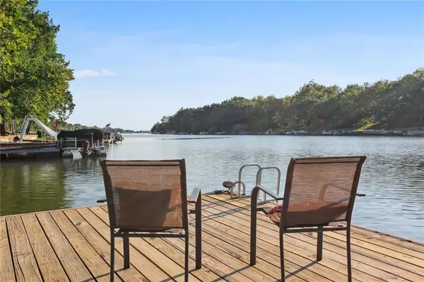 8306 NW Forest DR, Weatherby Lake, MO 64152