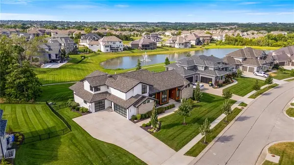 10802 W 173rd TER, Overland Park, KS 66221