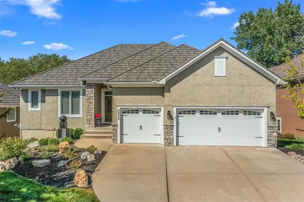 9934 Fountain CIR, Lenexa, KS 66220