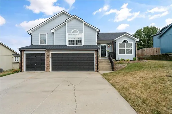 701 SW Shorthorn DR, Grain Valley, MO 64029
