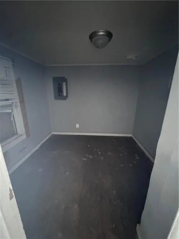 4921 Blue LN, Kansas City, KS 66104