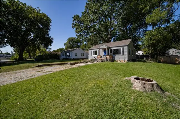 6120 Barton AVE, Shawnee, KS 66203