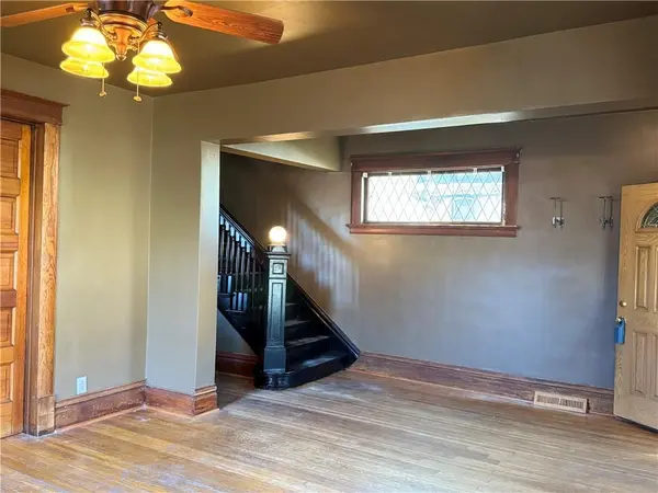 2242 Francis ST, St Joseph, MO 64501