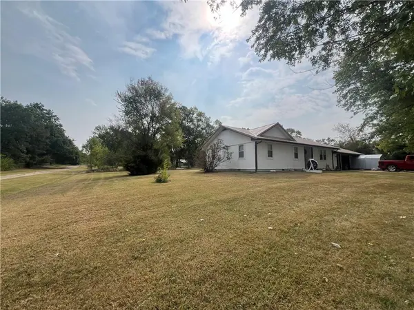 423 N 8th ST, Rich Hill, MO 64779