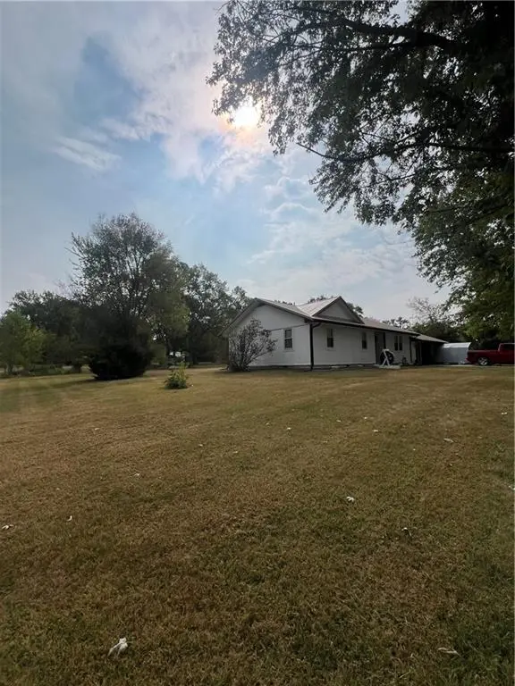 423 N 8th ST, Rich Hill, MO 64779