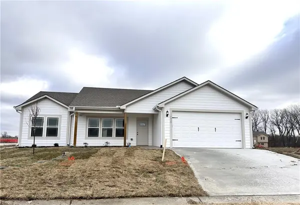 1315 NE Redwood CT, Oak Grove, MO 64075