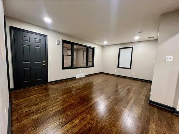 6423 S Benton AVE, Kansas City, MO 64132