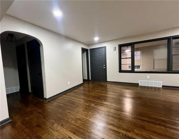 6423 S Benton AVE, Kansas City, MO 64132