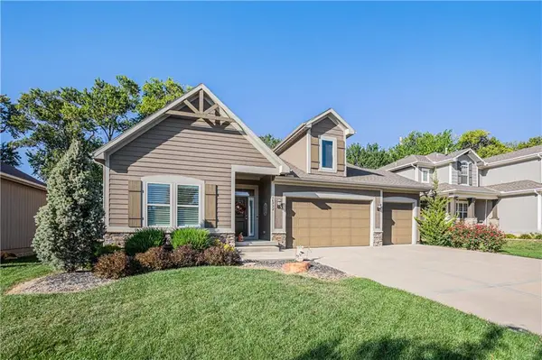 16952 W 163rd TER, Olathe, KS 66062