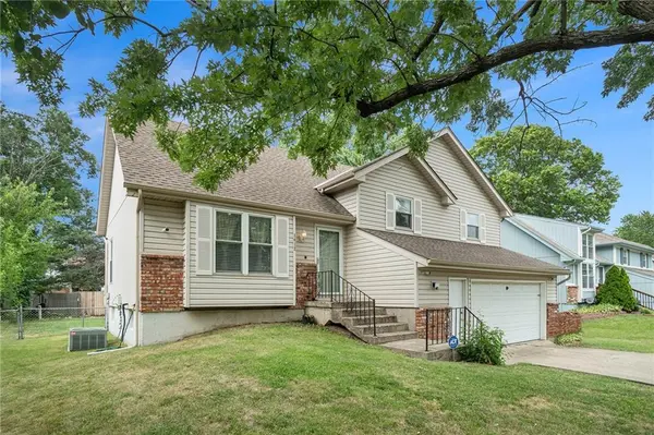 1412 E 153rd ST, Olathe, KS 66062
