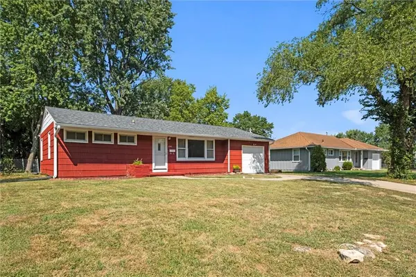 230 N Walnut ST, Gardner, KS 66030