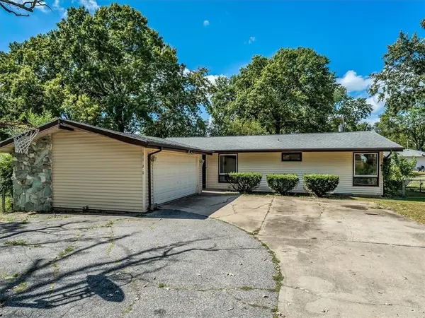 3120 S 53 TER, Kansas City, KS 66106