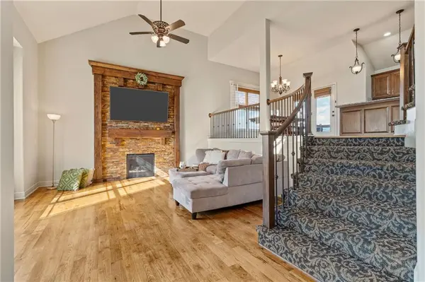707 N 19th AVE, Greenwood, MO 64034
