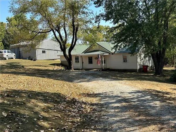 33327 W 108th ST,  Orrick,  MO 64077
