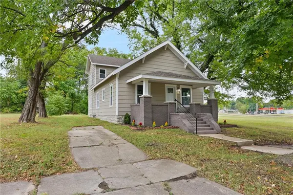 209 E Monroe ST, Pittsburg, KS 66762