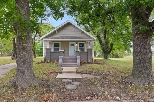 209 E Monroe ST, Pittsburg, KS 66762