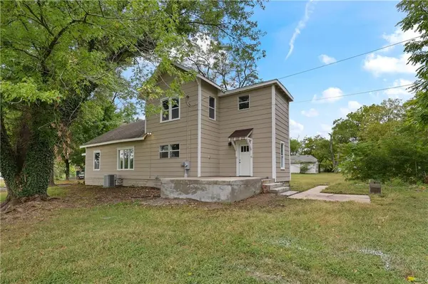209 E Monroe ST, Pittsburg, KS 66762