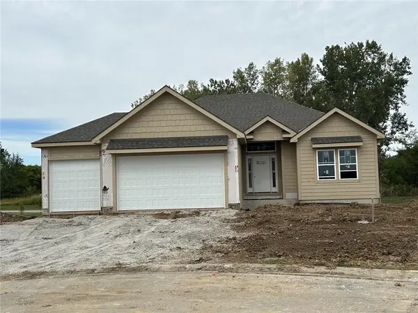 2371 NE Skopelos CT, Blue Springs, MO 64014
