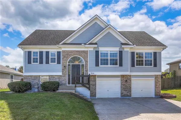 508 SE Saratoga DR, Blue Springs, MO 64014