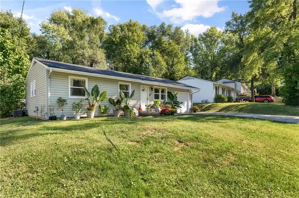 5121 N Corrington AVE, Kansas City, MO 64119