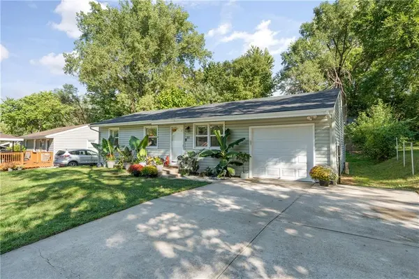 5121 N Corrington AVE, Kansas City, MO 64119