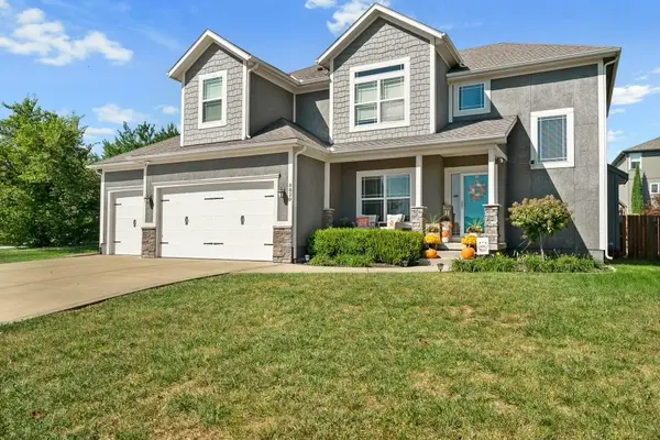 8829 SW 4TH ST, Blue Springs, MO 64064