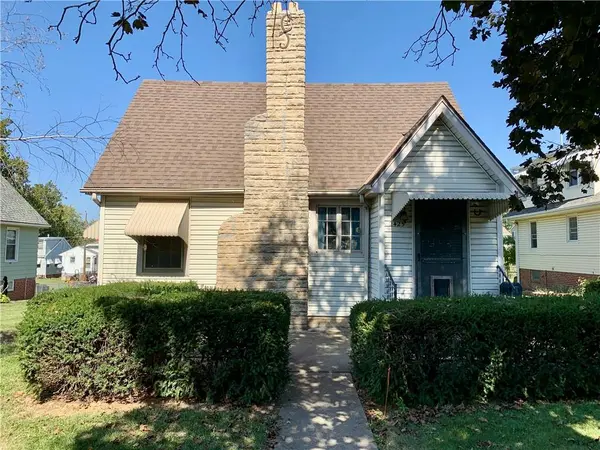 2425 Penn ST, St Joseph, MO 64507