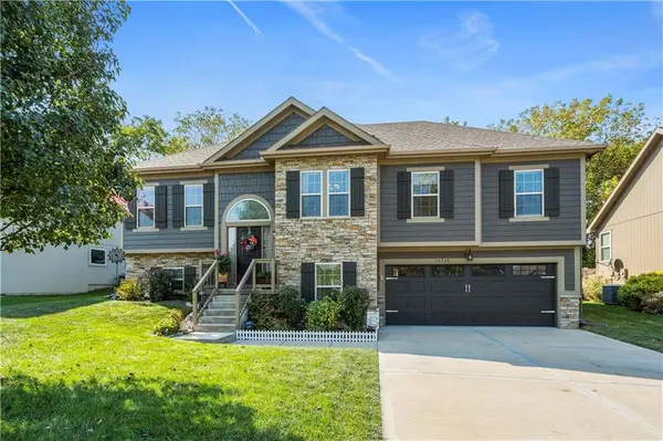 15710 N Wabash ST, Smithville, MO 64089