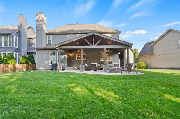 12907 Eby LN, Overland Park, KS 66213