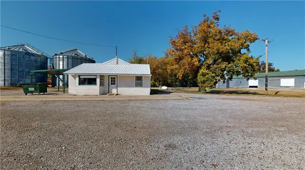 173 S Brown ST, Harwood, MO 64750