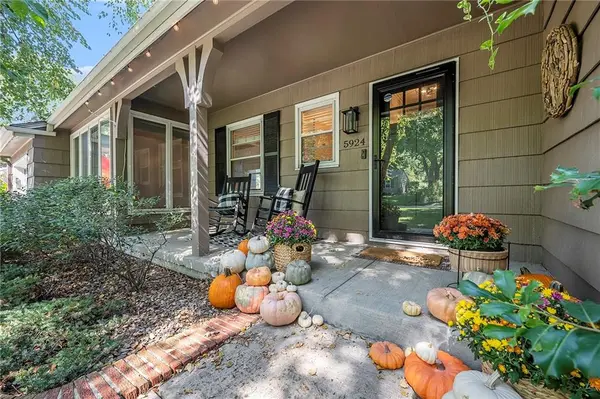5924 W 62nd ST, Mission, KS 66202