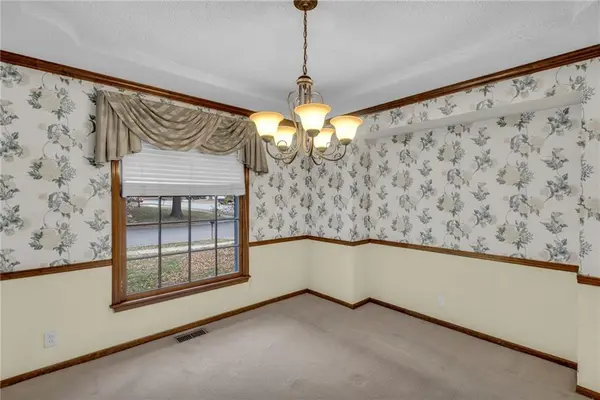 16101 W 145th TER Olathe, KS 66062