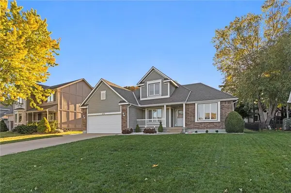 4075 Normandy DR, Lee's Summit, MO 64082