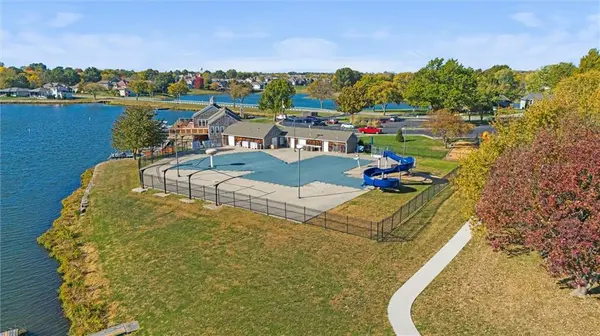 4075 Normandy DR, Lee's Summit, MO 64082